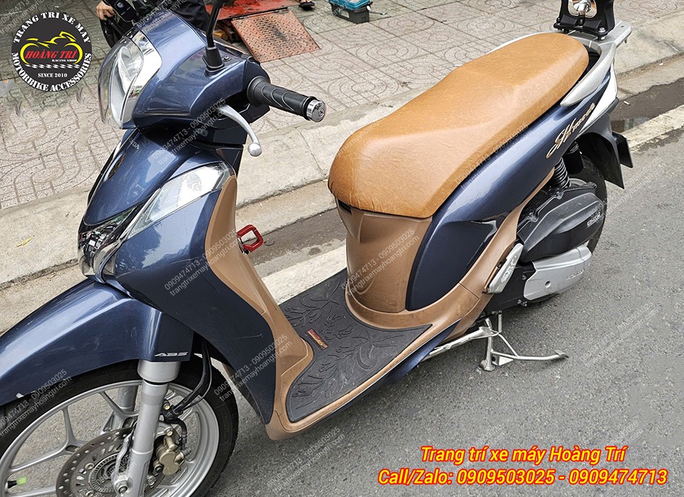 Nếu muốn chiếc xe thêm phần cá tính, bạn có thể chọn mẫu chân chống inox kiểu bàn chân