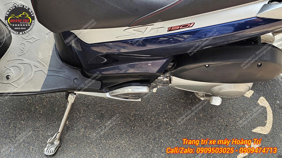 Bộ chân chống zin đã được thay toàn bộ bằng bộ chân chống inox sáng bóng