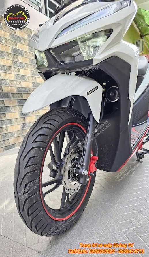 Dấu hiệu nhận biết xe đã nâng cấp ABS là bộ vành xung ở bánh trước