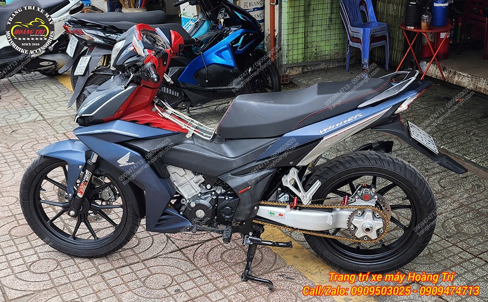 Ngoài gấp đơn X1R, anh khách còn bổ sung thêm heo dầu Brembo chính hãng