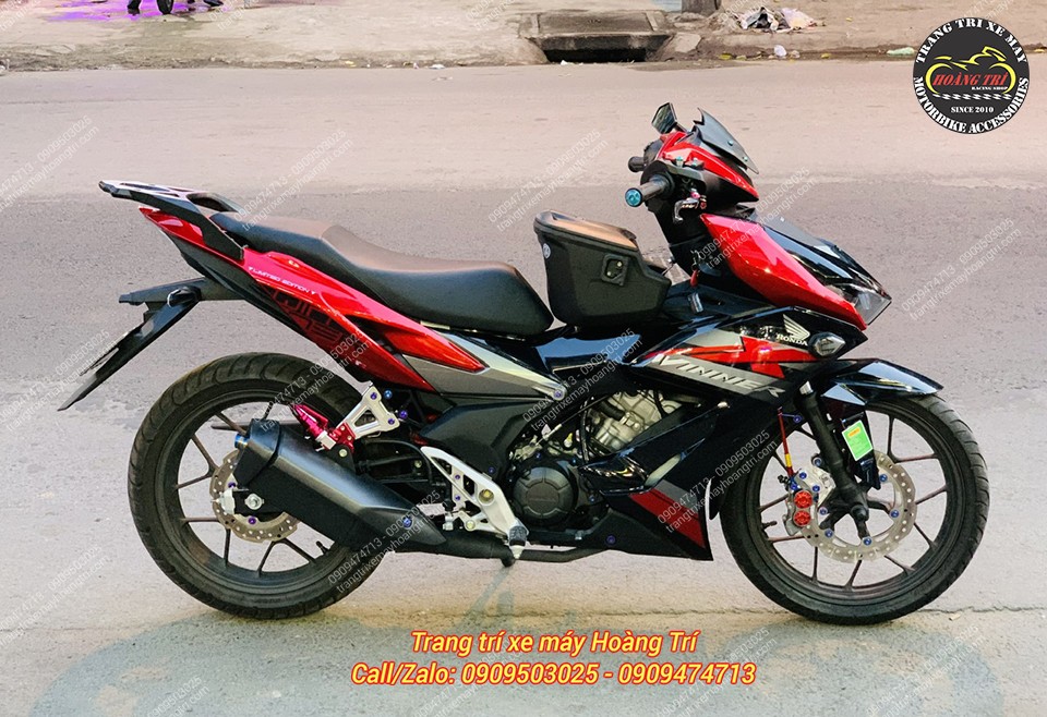 Winner X trở nên nổi bật hơn nhờ sự góp mặt của heo dầu Adelin Forged ở phần đầu xe