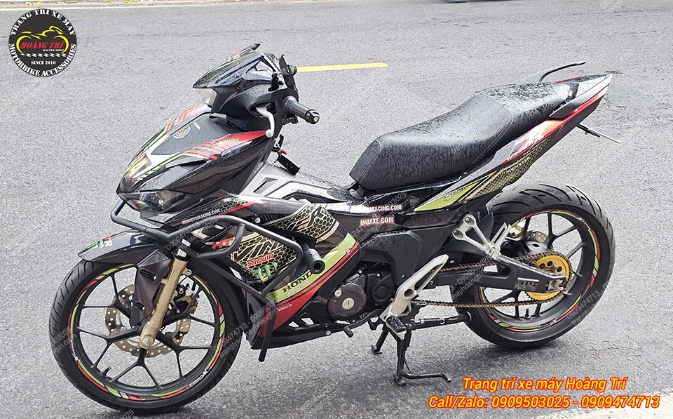 Chiếc Winner X với vè sau được cắt gọn và pát biển số độ trông rất cá tính