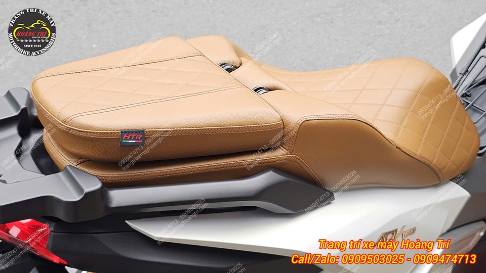 Yên 2 tầng có tựa lưng bật gập 2 chiều, tăng tối đa sự tiện lợi