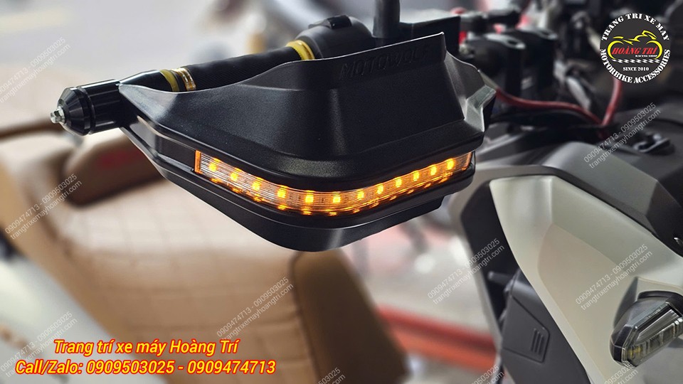 Phần gù tay lái nhìn mạnh mẽ, cực ngầu, phù hợp cho phong cách hầm hố