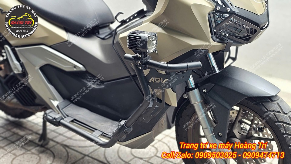 Ngoài tác dụng bảo vệ chống trầy xước, bộ khung còn kiêm chức năng giá gắn đèn trợ sáng