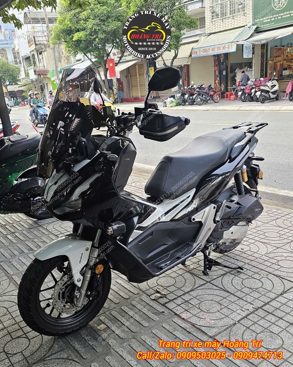 Hoàng Trí Shop vừa tiếp nhận chiếc ADV 150 để nâng cấp phuộc trước