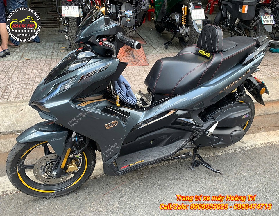 Khi muốn dùng tựa lưng, chỉ cần bật lên là sẵn sàng tận hưởng