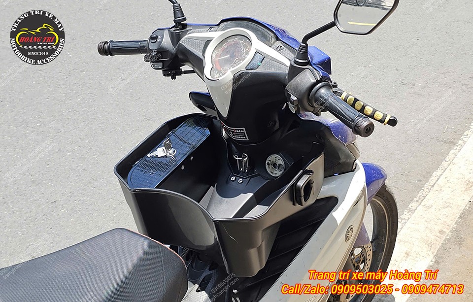 Mẫu rổ Appi tích hợp hộc chứa đồ đã được gắn trên xe Exciter 135