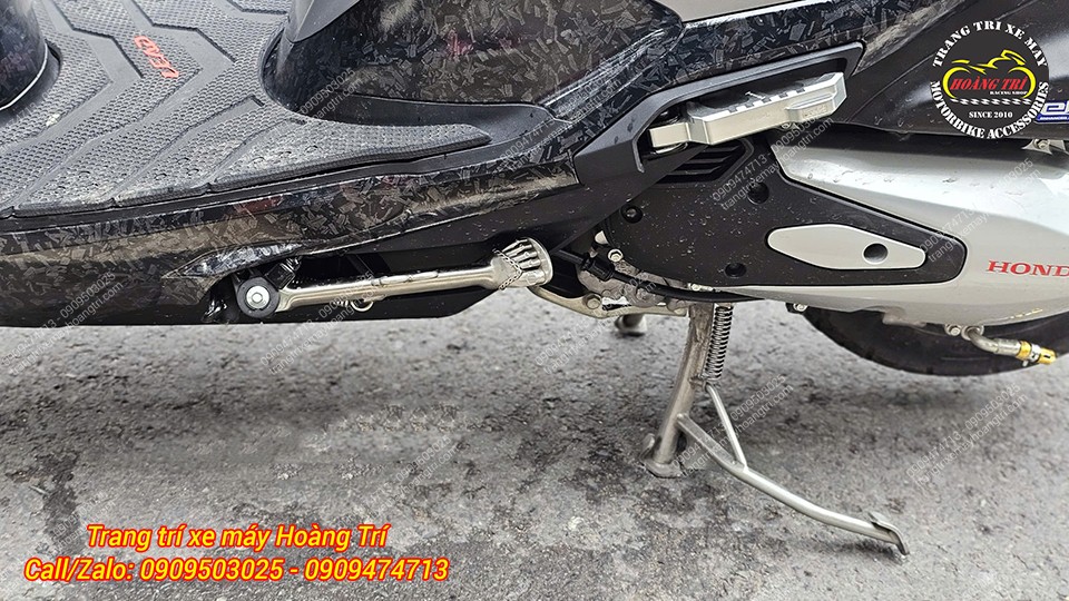 Đi kèm chân chống đứng cùng chất liệu inox chống gỉ