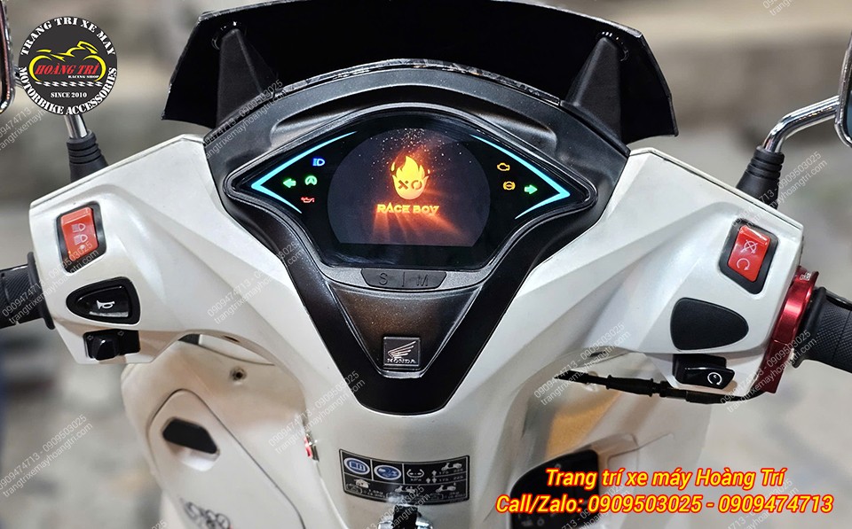 Đồng hồ Race Boy là điểm nhấn công nghệ và cá tính