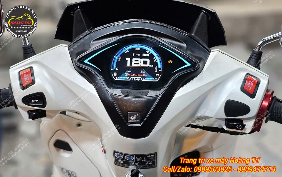 Màn hình full LCD hiện đại chính là điểm nhấn cho xe
