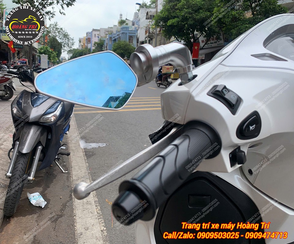 Kính hậu Motogadget X-MVR1 được chọn cho tay lái bên trái