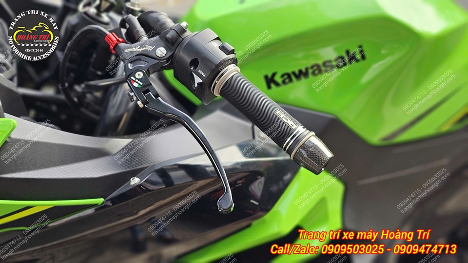 Một góc nhìn khác từ bên trái cho thấy tay thắng TWM nổi bật ở vị trí trung tâm