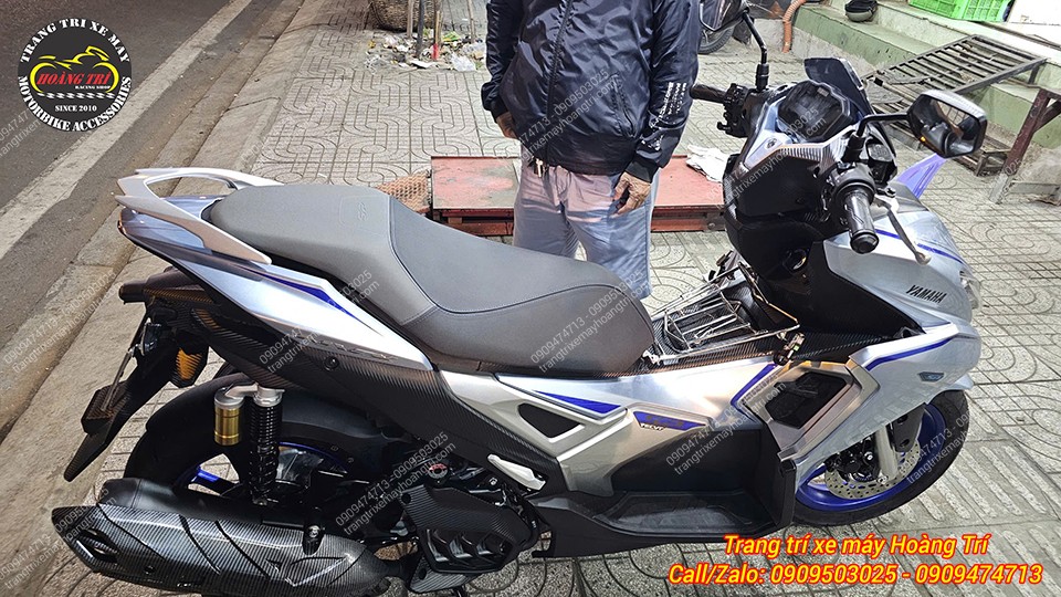 Tổng thể xe NVX V3 với món phụ kiện cần thiết - Baga giữa NVX V3 vừa được nâng cấp cho xe