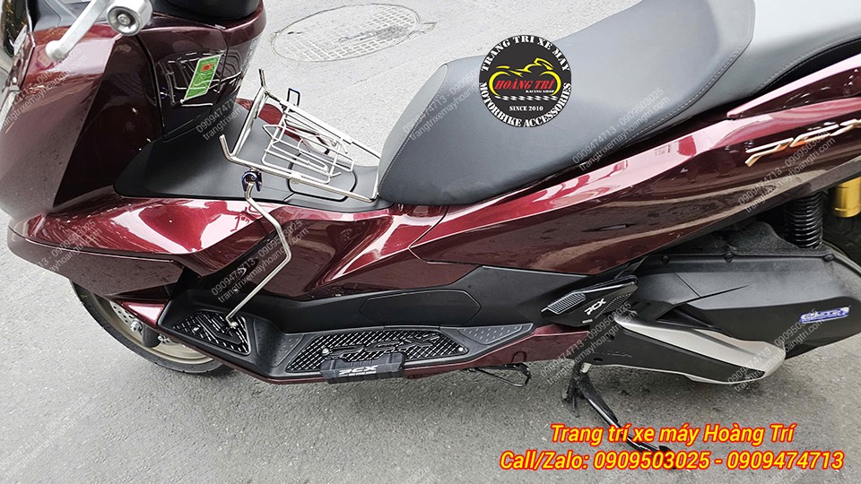 Phụ kiện này gắn đúng vị trí zin, đồng thời còn đi kèm tính năng chống đổ tiện lợi