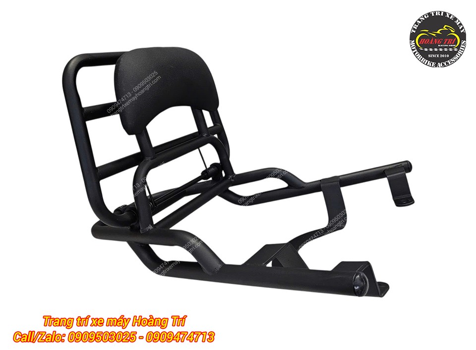 Baga được sơn tĩnh điện đen toàn bộ, tông xuyệt tông với tổng thể xe