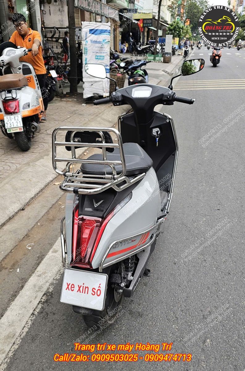 Trang bị thêm nệm tựa lưng, mang lại sự thoải mái cho người ngồi sau