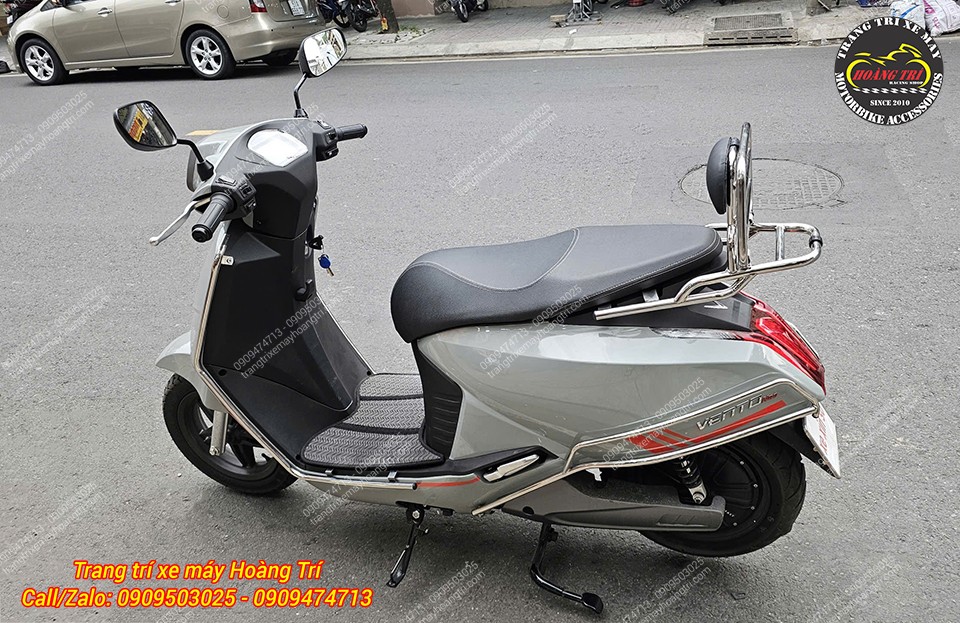 Khi kết hợp cùng bộ khung bảo vệ Vento, tổng thể xe càng thêm nổi bật và cuốn hút
