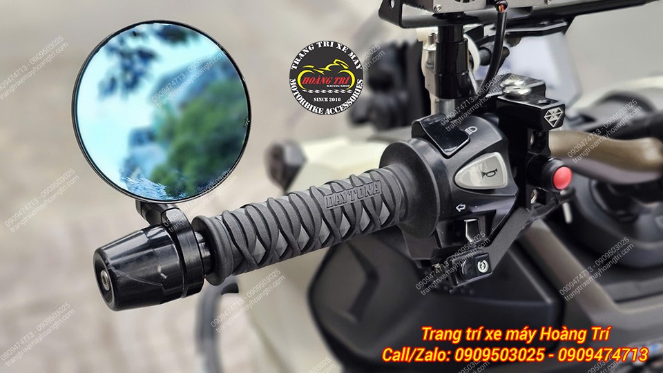 Kiểu dáng chắc chắn, khả năng chống trơn trượt cực tốt, đặc biệt hữu ích cho người thường ra mồ hôi tay