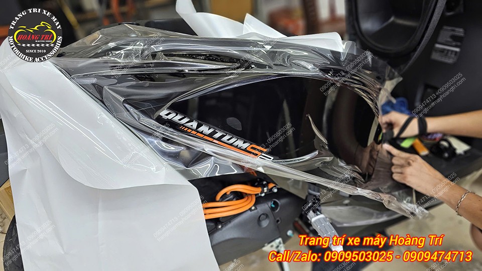 Chiếc Datbike Quantum S vừa được đưa đến shop để thực hiện dán keo bảo vệ lớp sơn nguyên bản
