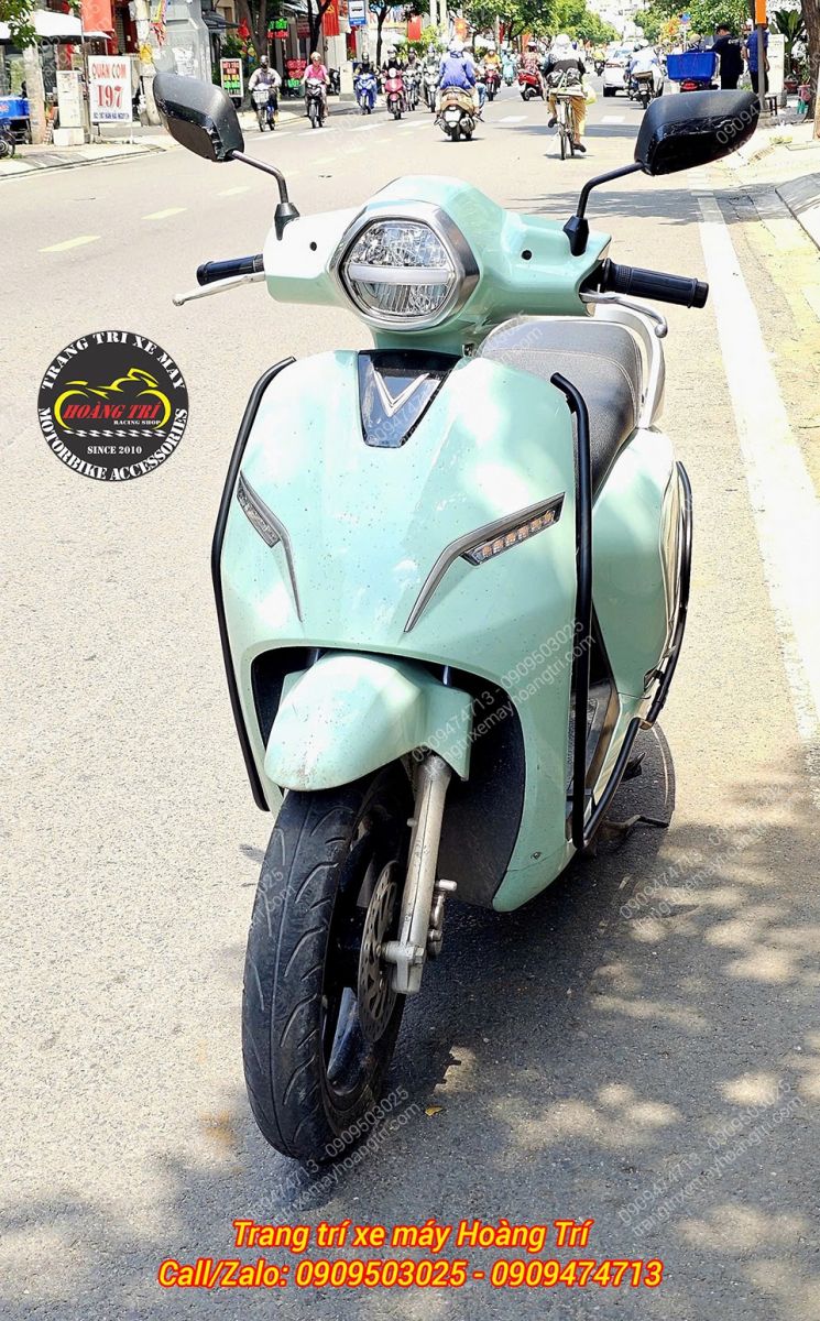 Trang bị khung bảo vệ Klara S vừa tăng khả năng an toàn, vừa giúp xe trông nổi bật hơn