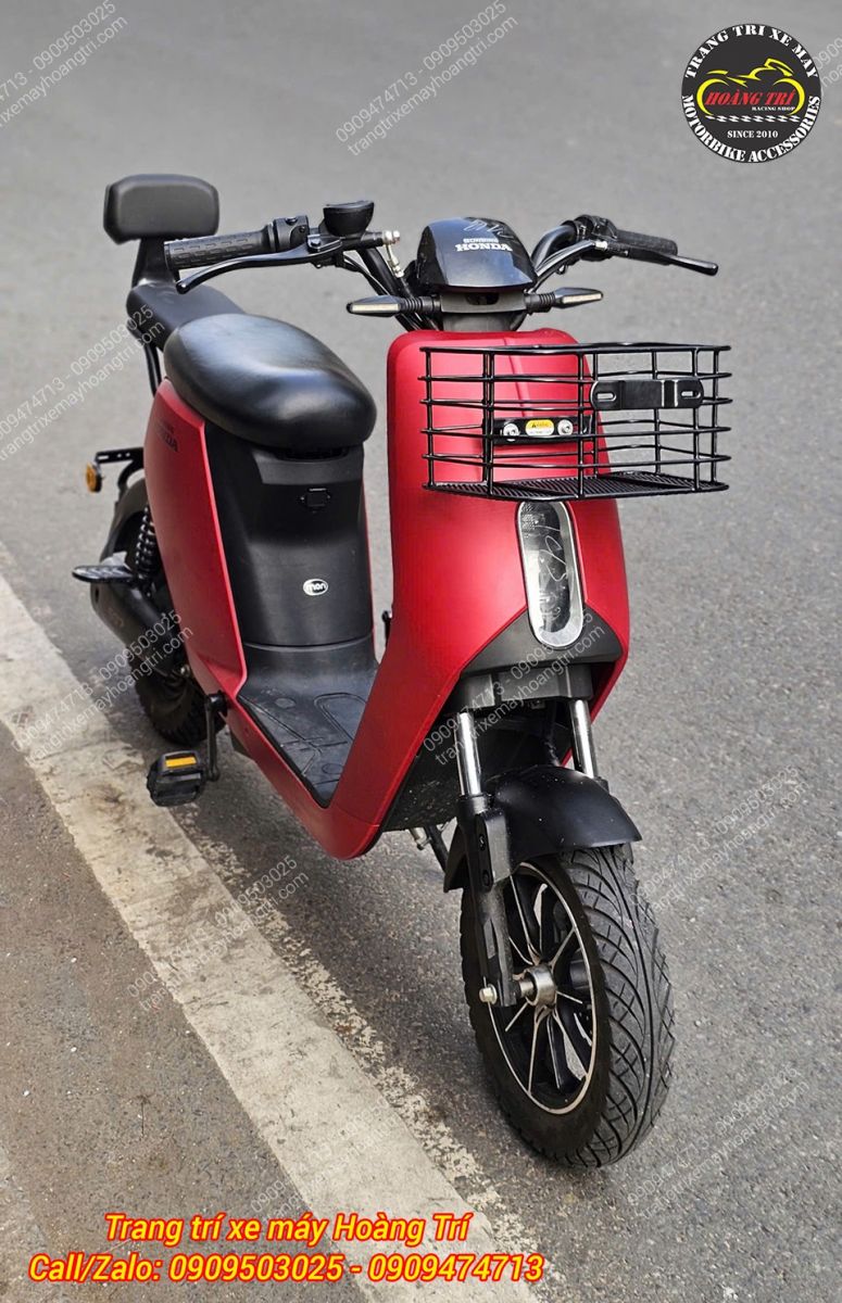 Việc độ chế nhẹ cho xe vẫn giữ được tính thẩm mỹ của Honda Sundiro EV