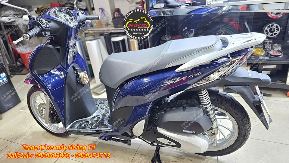 Đồng thời, lớp dán còn giúp màu sắc xe thêm bóng bẩy, sáng đẹp và mới mẻ hơn