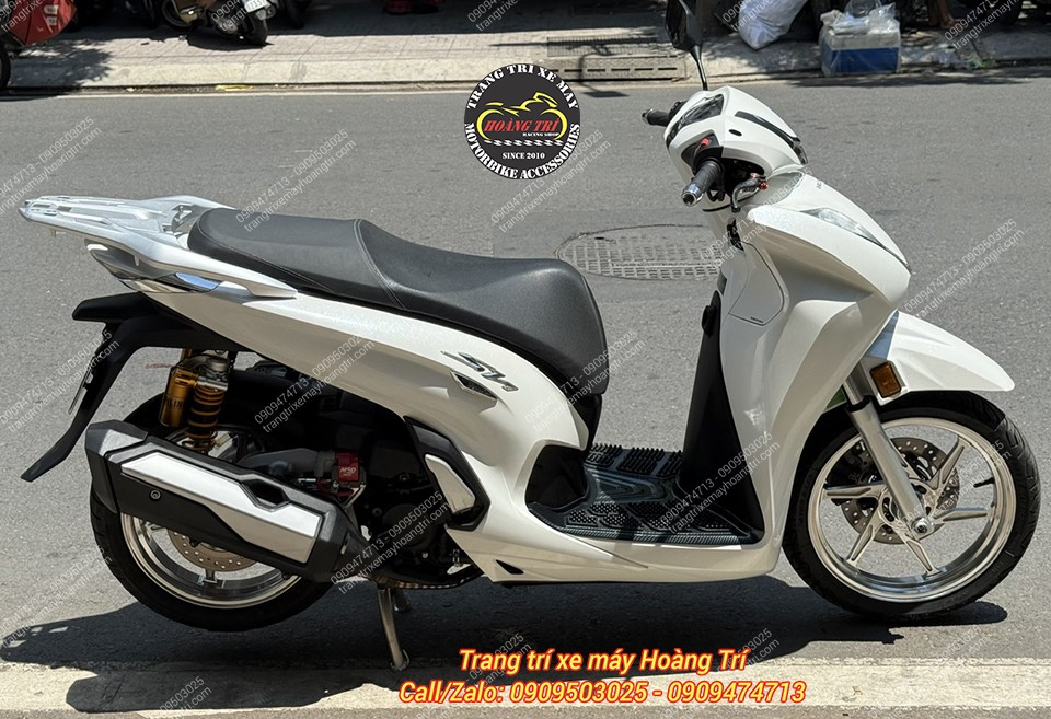 SH 350 tông trắng được làm mới bằng loạt phụ kiện độ nổi bật và tinh tế