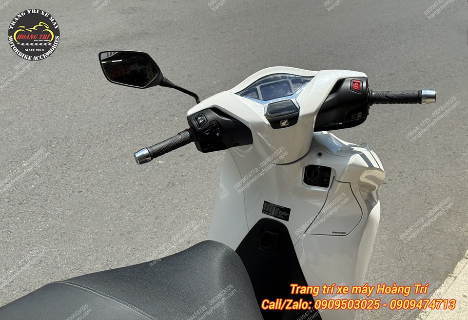 Phía sau tay lái – bao tay Racing Boy giúp cầm nắm êm ái và thoải mái hơn