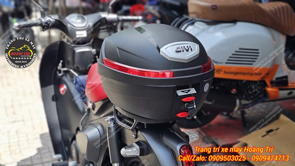 Thùng Givi 270N đã được gắn lên xe tăng vẻ ngoài hiện đại