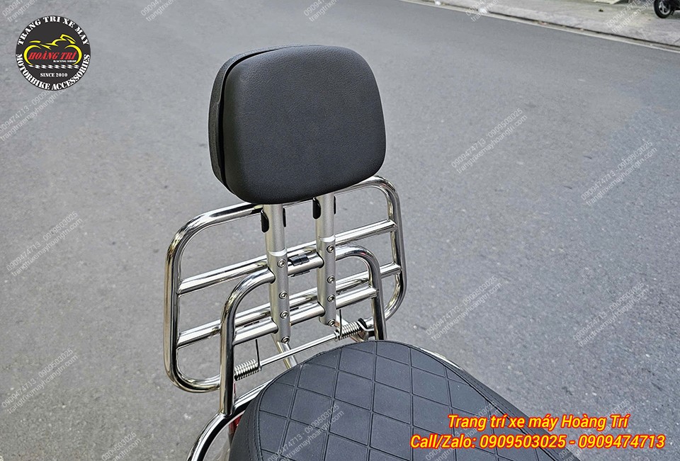 Hình ảnh chi tiết baga sau tựa lưng KTC-JGZ gắn trên Vespa Sprint/Primavera