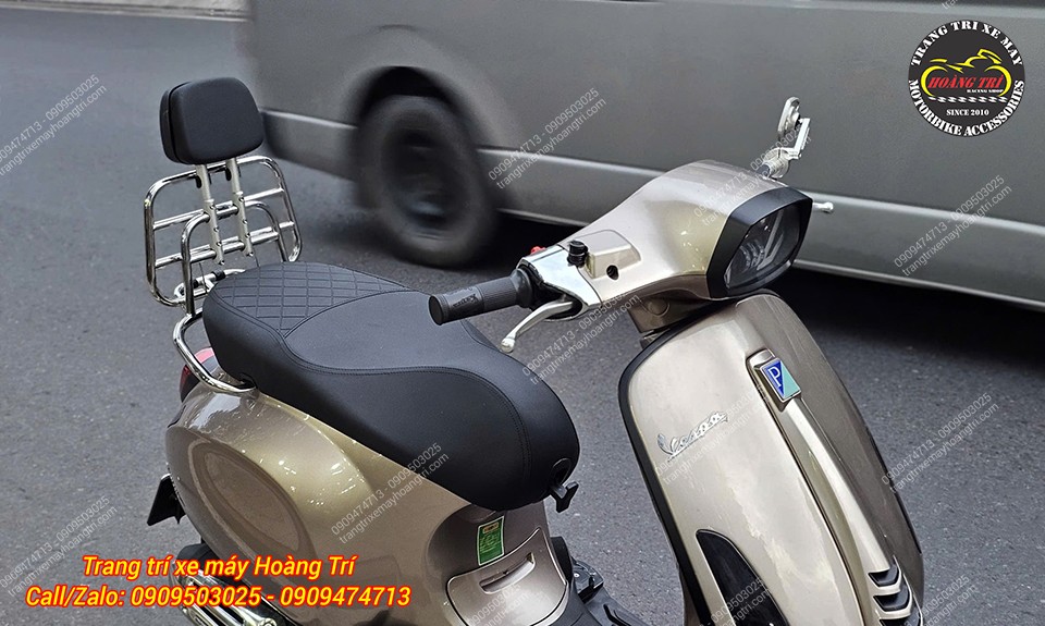 Thiết kế nệm cao hơn bản zin, mang lại cảm giác thoải mái hơn khi ngồi
