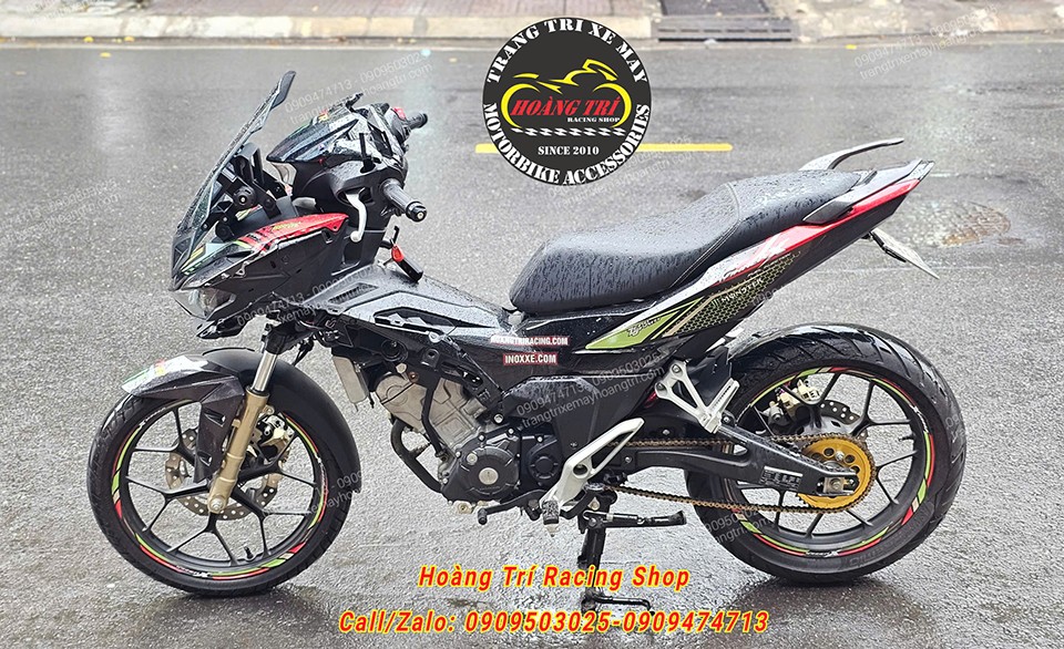Bên cạnh kính chắn gió ADV Zhi.Pat, chiếc xe còn được bổ sung nhiều món đồ chơi khác