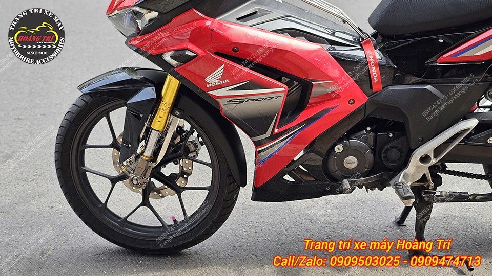 Phuộc màu vàng gold được anh khách ưu ái chọn để lên đời cho xế yêu