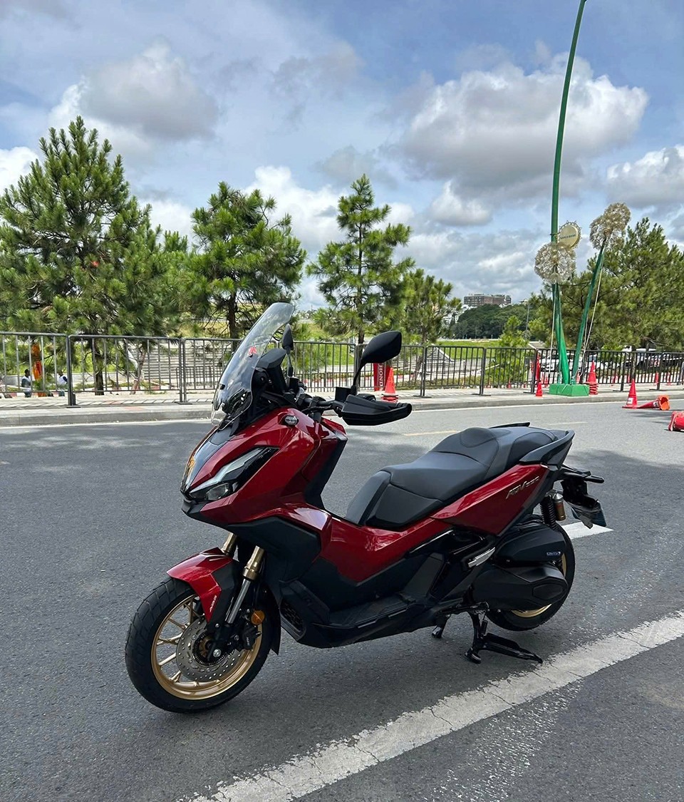 Bảo vệ tay lái không cần trang bị thêm ADV 350 đã có sẵn