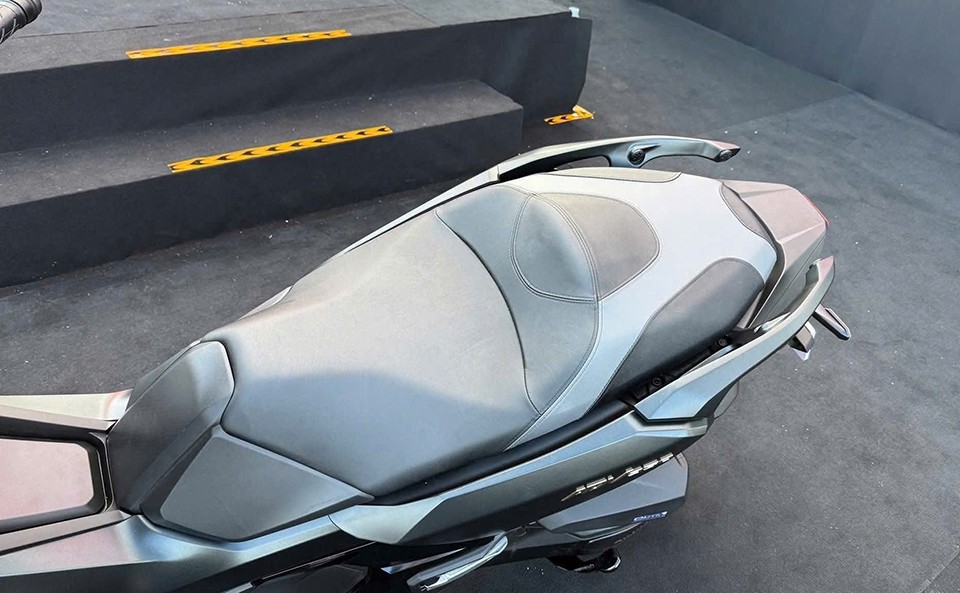 Cản sau gãy cho thiết kế thể thao cá tính đẳng cấp