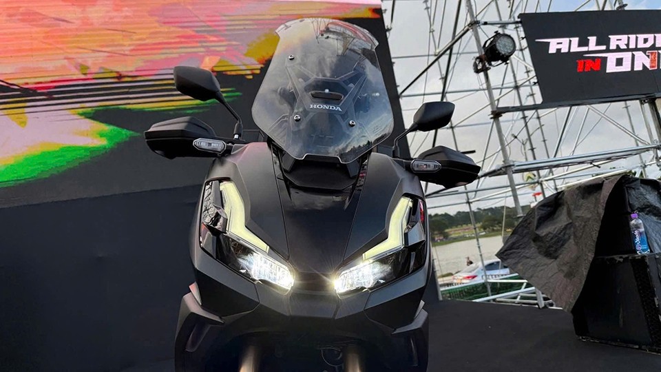 Chiếc kính chắn gió có phần khác biệt so với phiên bản trước