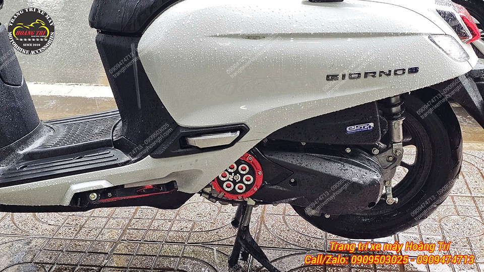 Phụ kiện được làm từ nhôm chất lượng cao mang đến sự sang trọng cho xế cưng