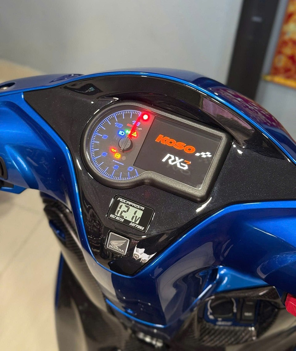 Bộ đôi: đồng hồ Koso RX3 kết hợp cùng đồng hồ Volt bình Daytona chính hãng