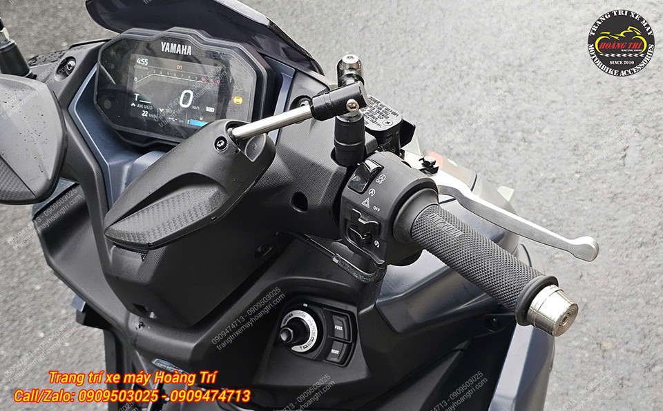 Gù inox G5 sáng bóng phối cùng bao tay Daytona chống trượt tiện dụng