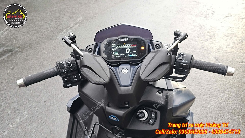 Ngoài ra, xe còn được trang bị kính hậu giả zin xoay 360 độ