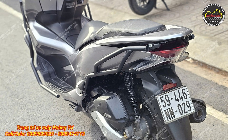 Mẫu khung chống đổ sau PCX 2018 mới vừa có mặt tại Hoàng Trí Shop