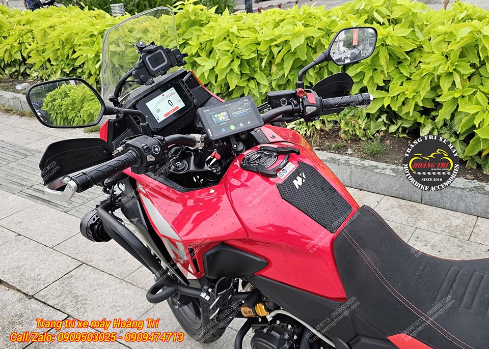 Màn hình Chigee hỗ trợ cập nhật thông tin và lưu giữ khoảnh khắc trên hành trình