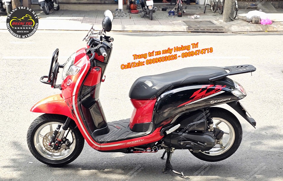 Thiết kế baga sau nhỏ gọn, không quá cầu kỳ nhưng khi gắn thùng sau sẽ thấy rõ sự khác biệt