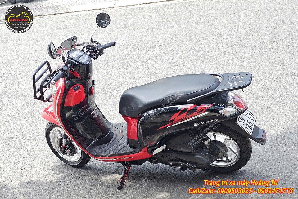 Tại Hoàng Trí Shop có sẵn nhiều phụ kiện khác cho Scoopy để bạn tham khảo