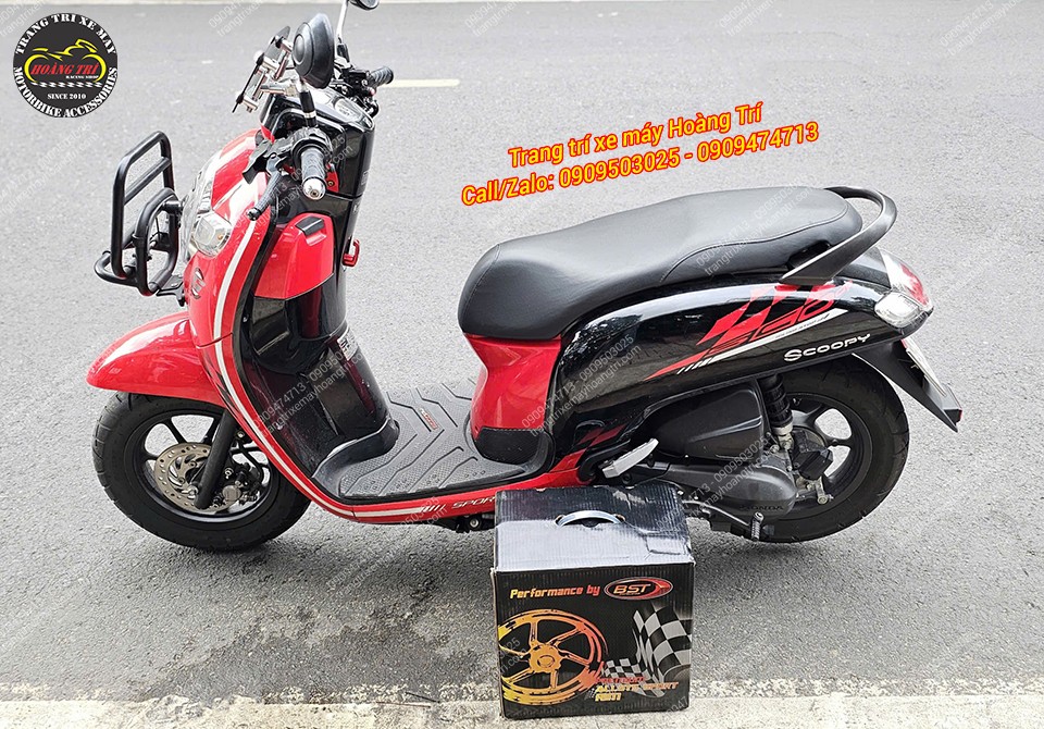 Anh khách đã chọn mẫu mâm 6 cây Scoopy nhôm CNC BST