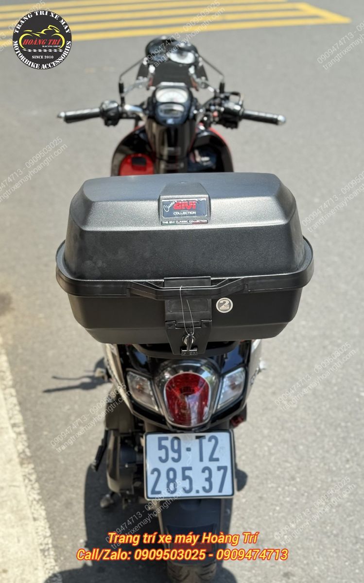 Tương tự những mẫu thùng khác, Givi E20N(CLA) được tích hợp sẵn khóa an toàn