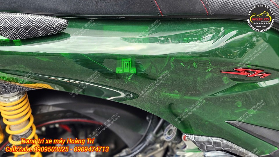 Có thể nhìn thấy các chi tiết bên trong thông qua lớp áo trong suốt của xe Sh 2020