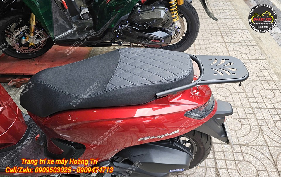 Các họa tiết trên baga tăng sự nổi bật cho phần đuôi xe