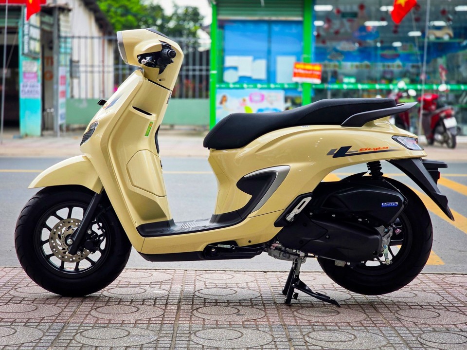 Stylo 160 bản màu Glam Beige - dàn áo chính hãng Honda